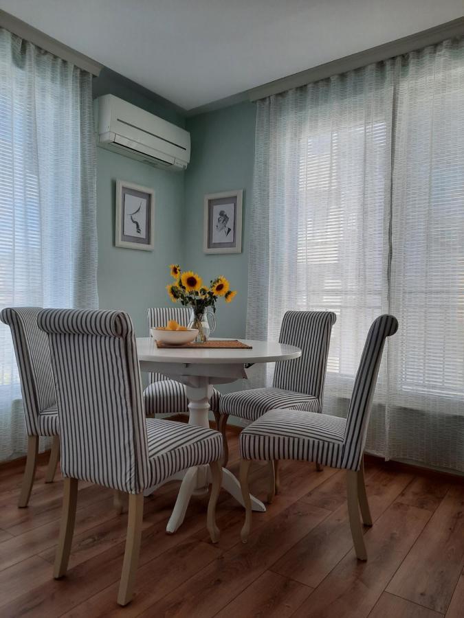 Soulful Apartments - Horizon Varna Bagian luar foto