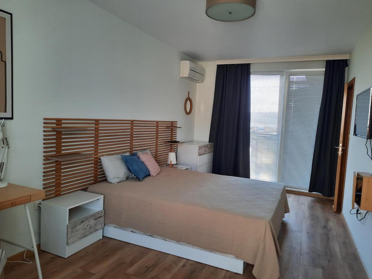 Soulful Apartments - Horizon Varna Bagian luar foto